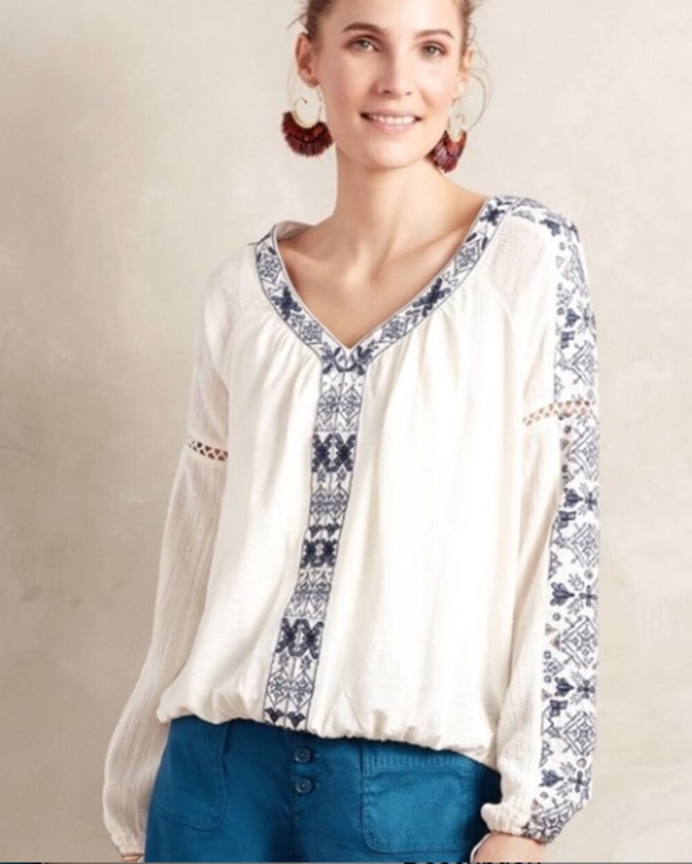 Anthropologie YUMI + KIM Merewen Embroidered Peasant Top XS Off-white Blue Boho